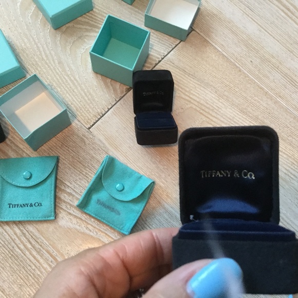 Authentic Tiffany ring presentation box - Picture 1 of 3